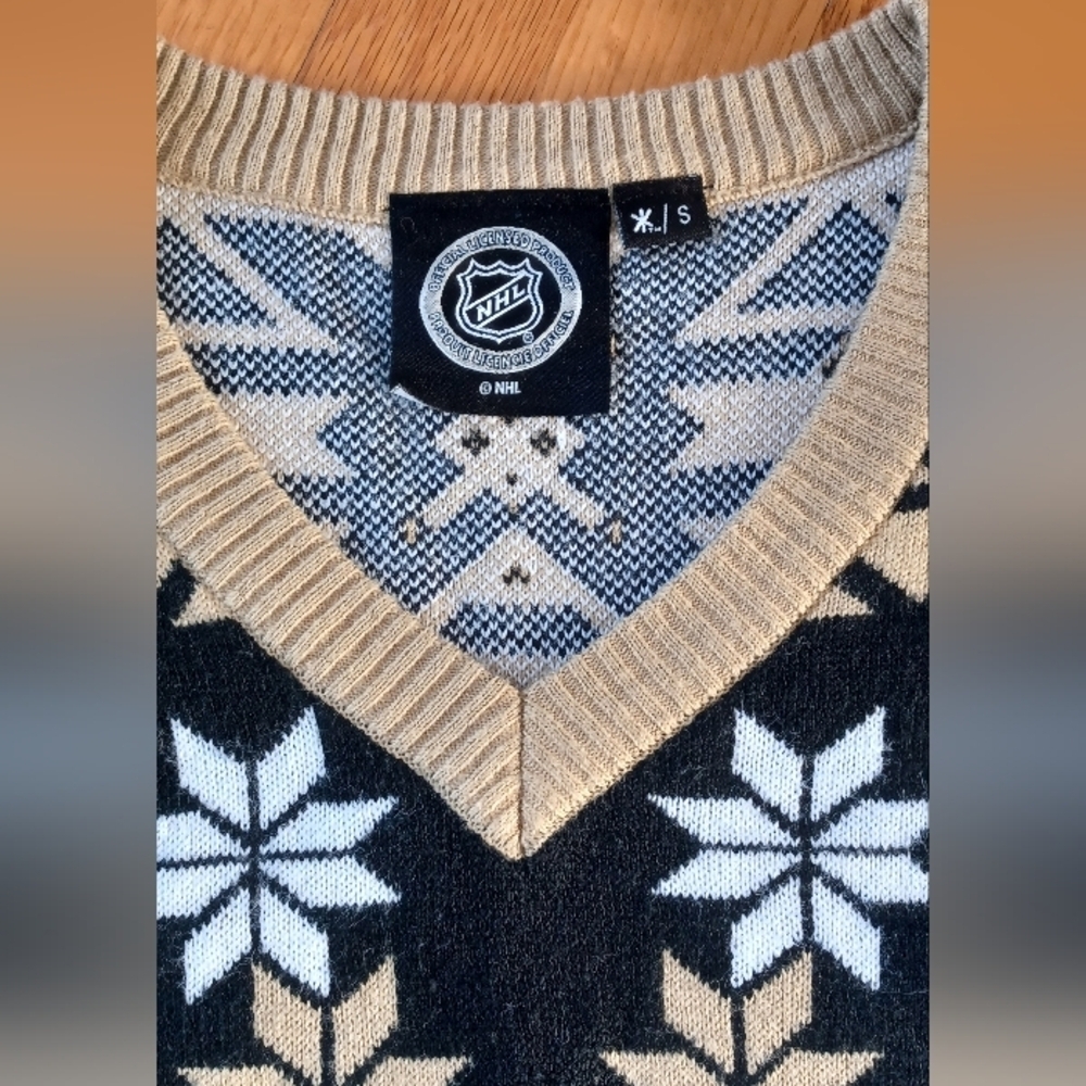 Pittsburg Penguins NHL Small Winter Christmas Holiday Sweater - Picture 5 of 11